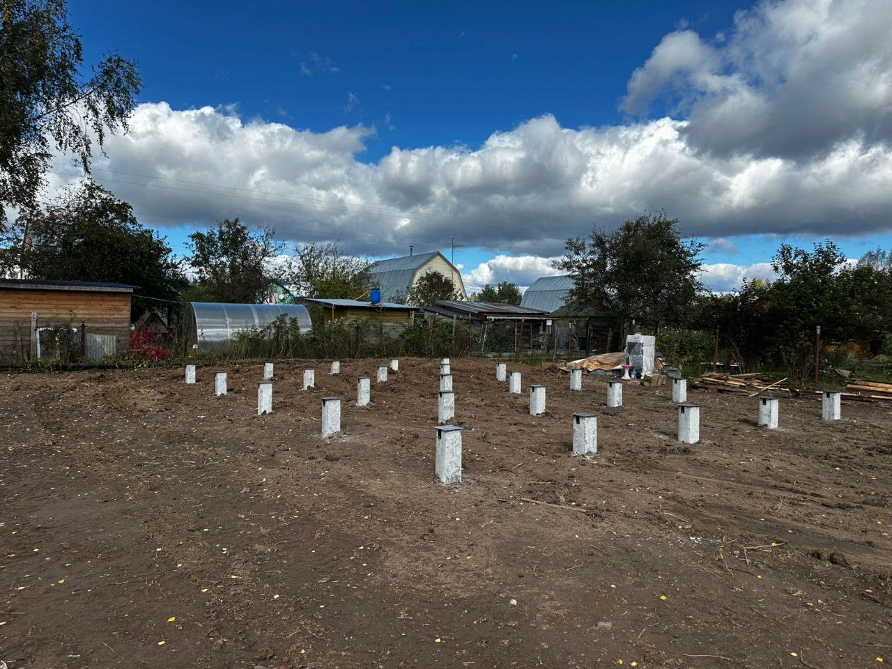 ЖБ сваи или винтовые: что лучше для фундамента? Подробное сравнение